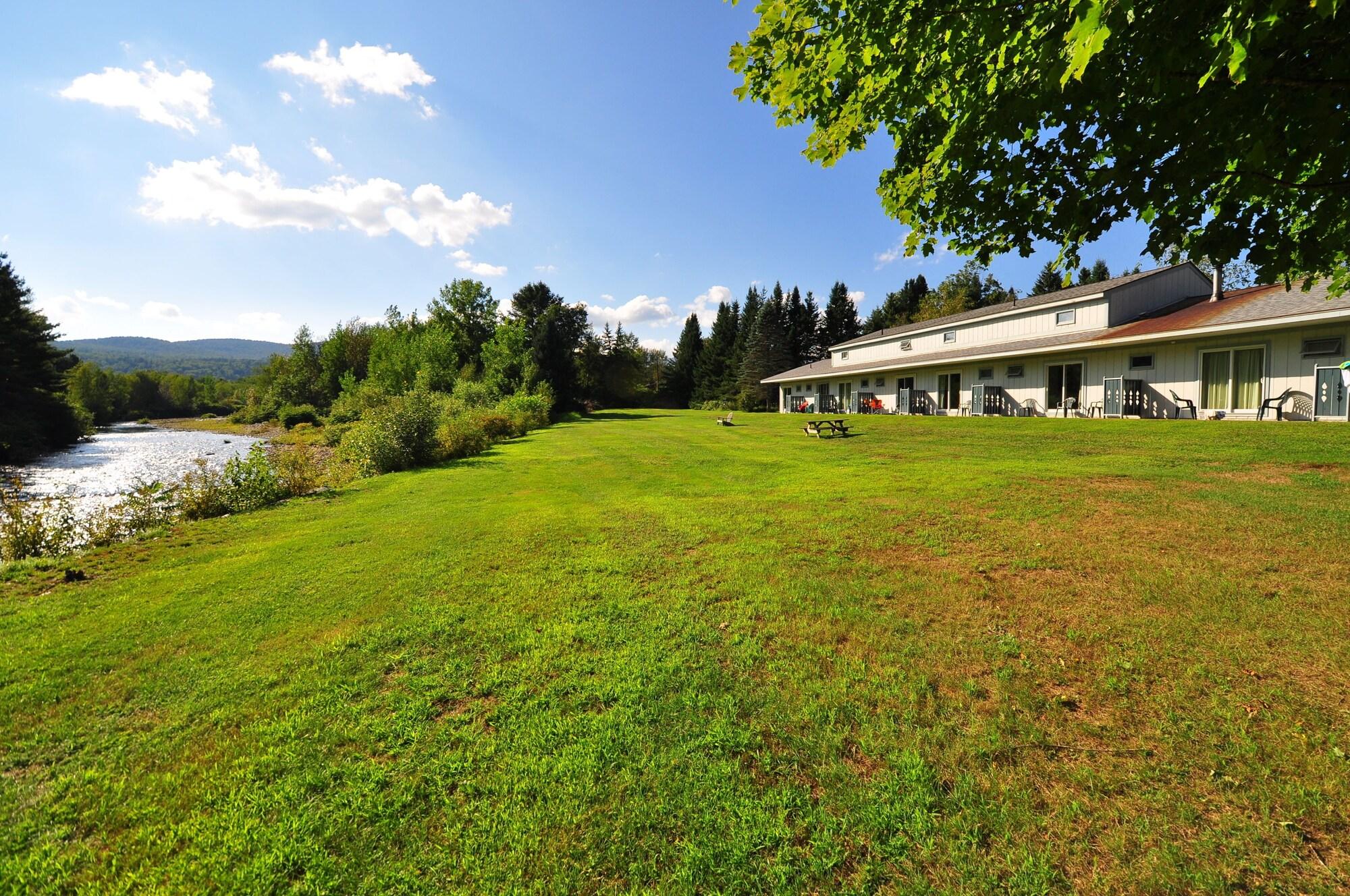 Sun&Ski Inn&Suites Stowe Bagian luar foto